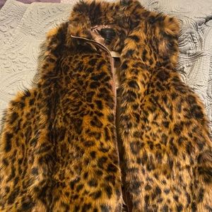 🐆 J CREW Crew Faux Fur Leopard Print Vest.